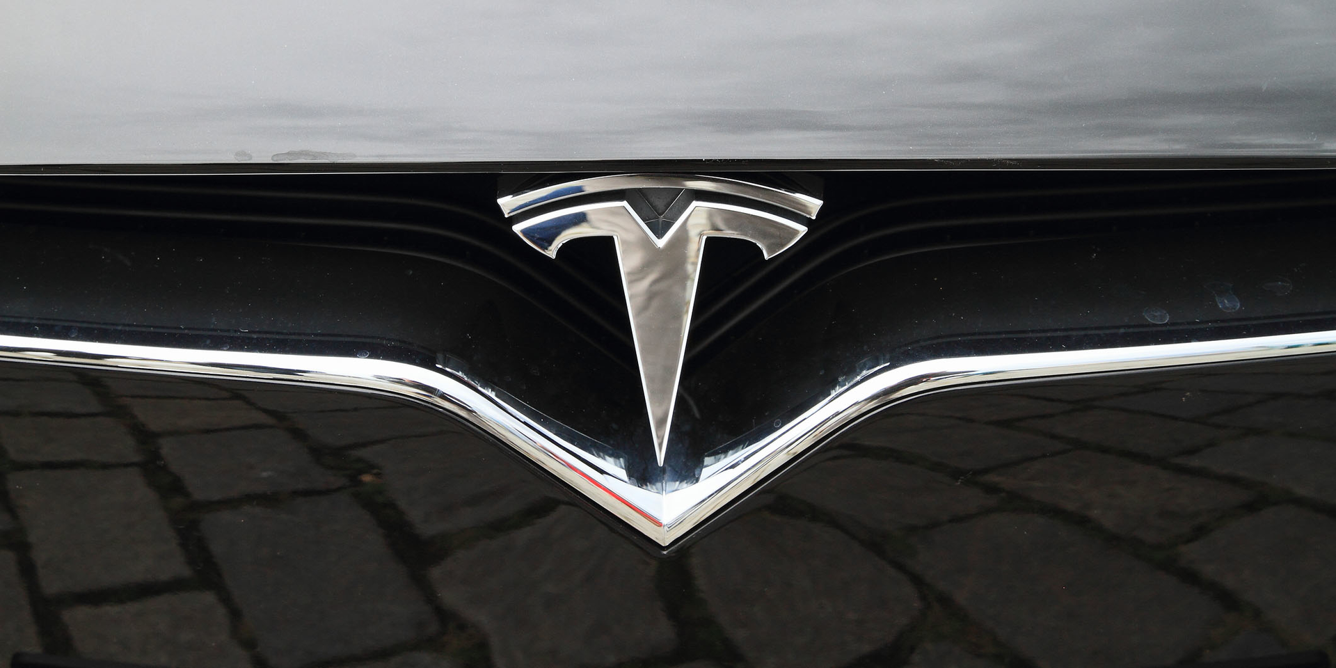 Tesla Logo On Vehicle Petr Zamecnik Dreamstime 63b49fe21f0cc