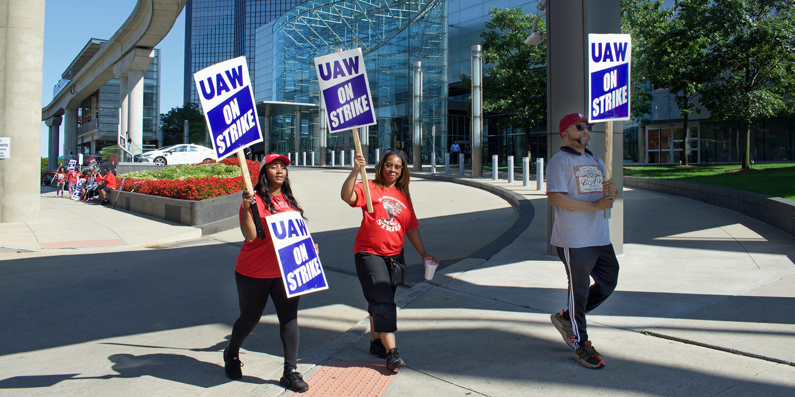 Uaw Strikers 2019 Detroit General Motors Gm Hq Union Labor Linda Parton Dreamstime 64e8f4d1be175