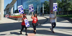 Uaw Strikers 2019 Detroit General Motors Gm Hq Union Labor Linda Parton Dreamstime 64e8f4d1be175 Uaw Strikers 2019 Detroit General Motors Gm Hq Union Labor Linda Parton Dreamstime 64e8f4d1be175