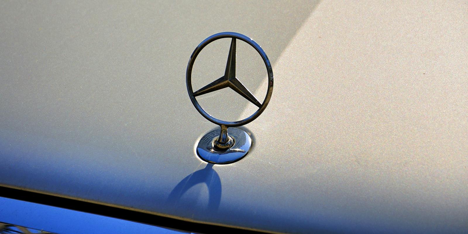 65a71a13b3b46c001e83c8b8 Mercedeshood Ornamentautomotivevehicleluxuryxi Zha