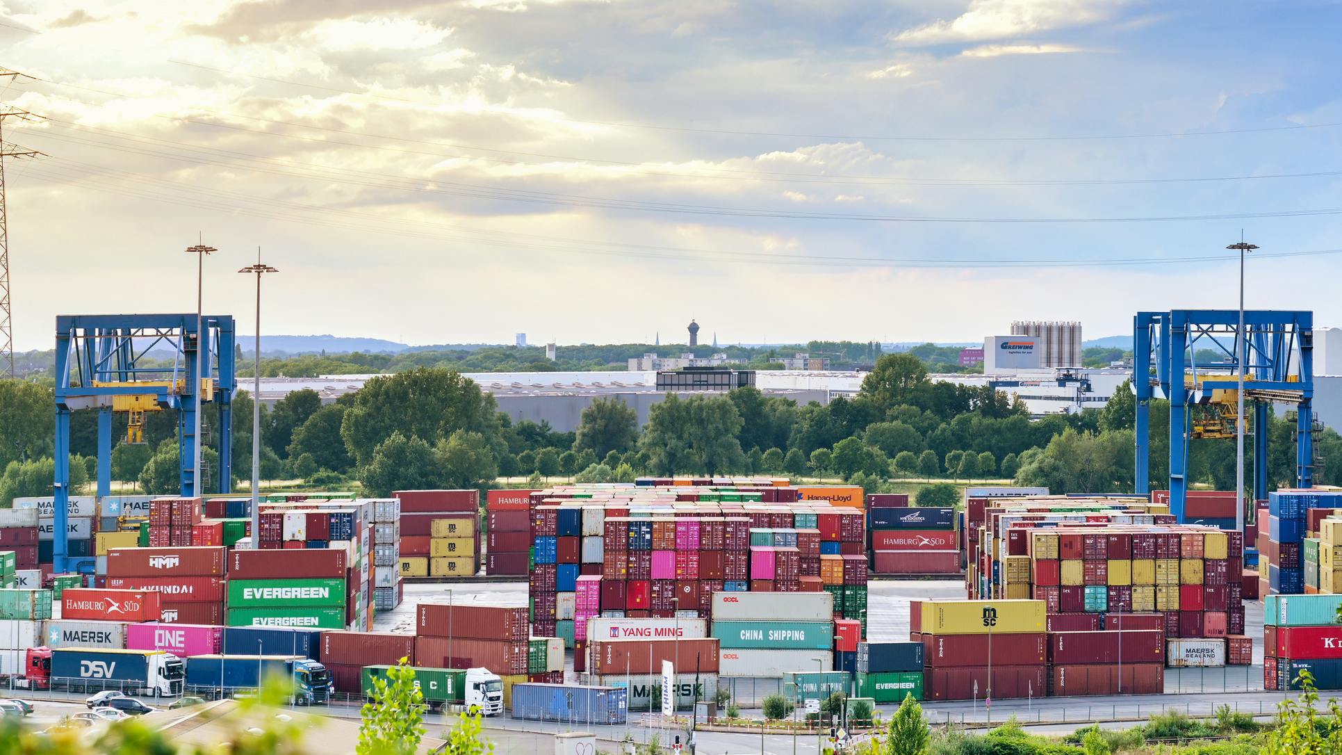 665e1427a2596c352bcd9abd Dreamstime M 250470245