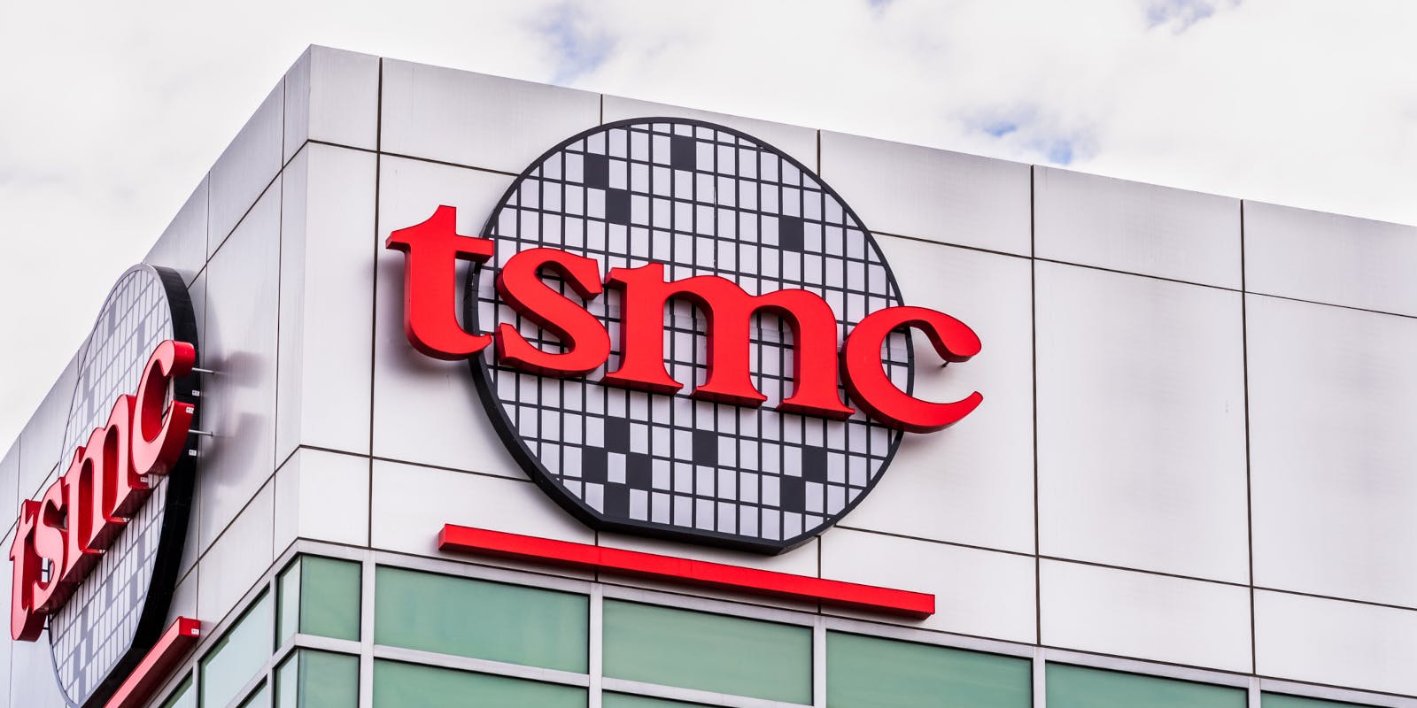 673d12843125af59fc9cda5f Tsmcandreistanescudreamstime