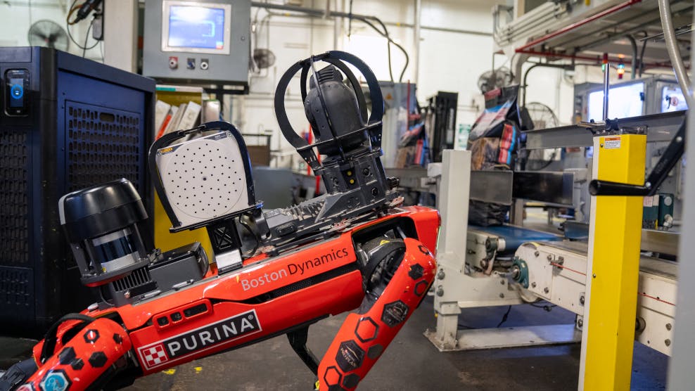 673f9aff0e8d8dcc965e2d39 Nestle Purina Boston Dynamics Spot