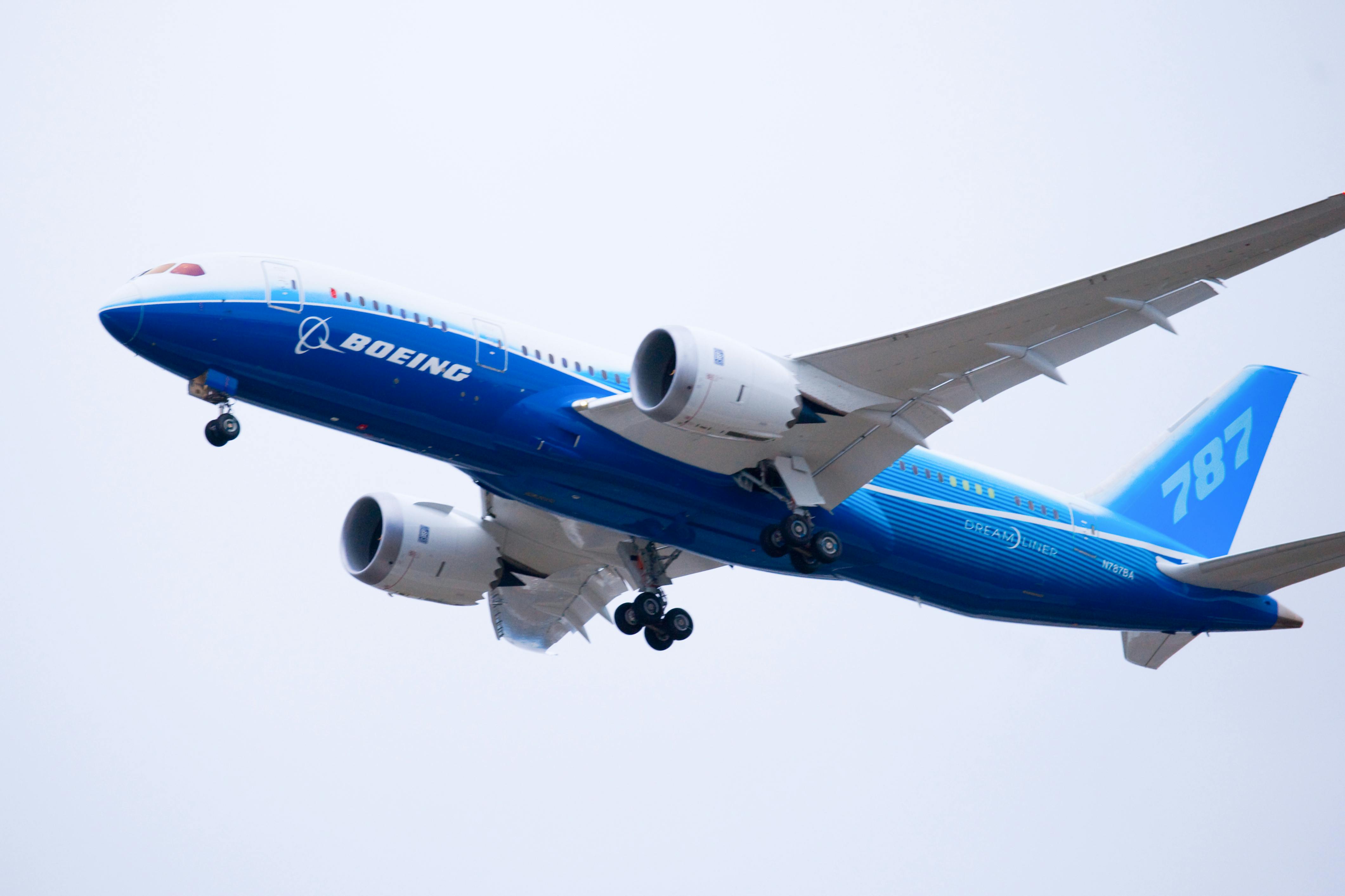 Boeing 787 Dreamliner takes off