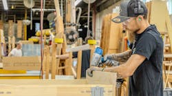 pella_operator_with_voice_headset pella_operator_with_voice_headset