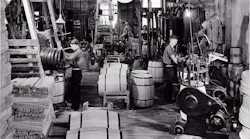 greif3_workers_making_barrels_10x13_black_and_whit greif3_workers_making_barrels_10x13_black_and_whit
