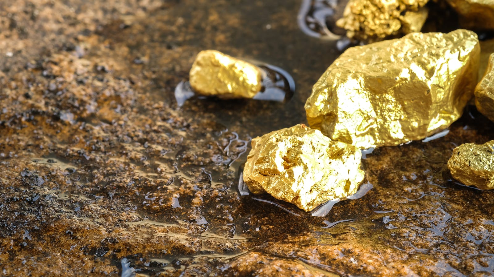 Gold ore chunks